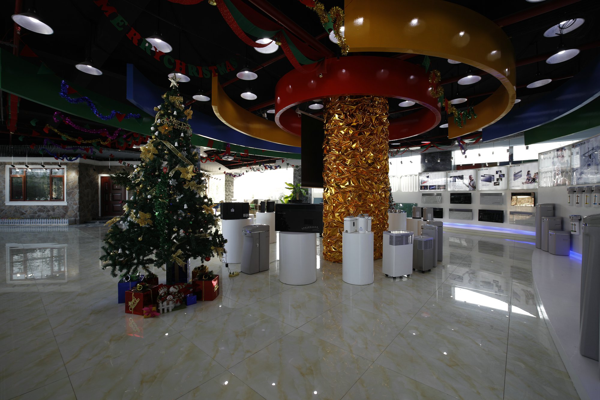 010展廳內(nèi)景.JPG